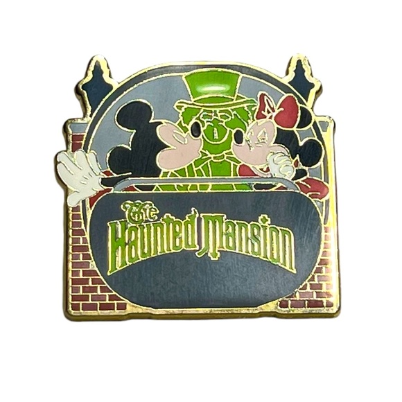 2008 Disney Mickey and Minnie Haunted House Trading Pin - Picture 5 of 5